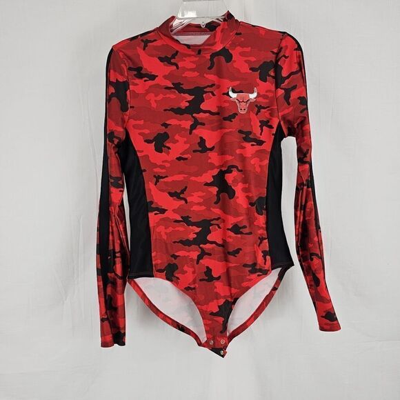 NBA Chicago Bulls Red/Black Camo One Piece Bodysuit Size Large - Picture 1 of 6